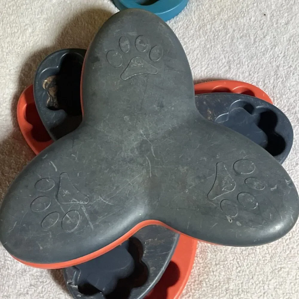 Dog Tornado Spinning Treat Toy Outward Hound Skill Level 2 Hide Puzzle Lock Bone